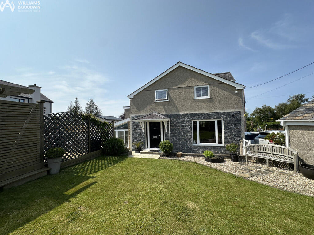Main image of property: Llanrug, Caernarfon, LL55