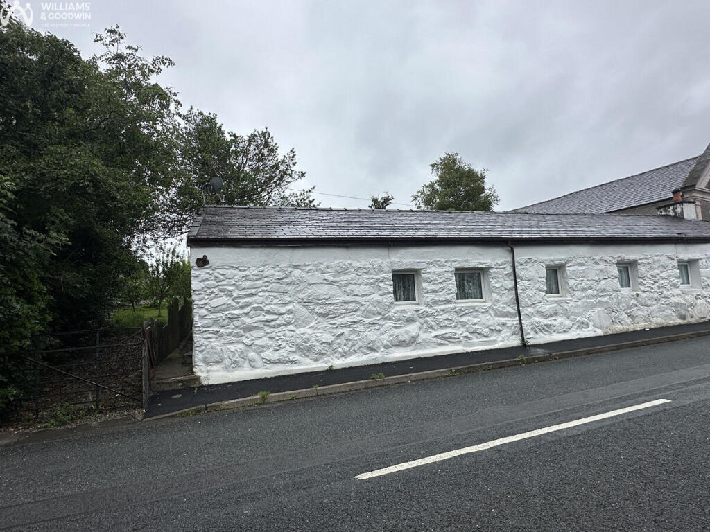 Main image of property: Llanllyfni, Llanllyfni, Gwynedd, LL54
