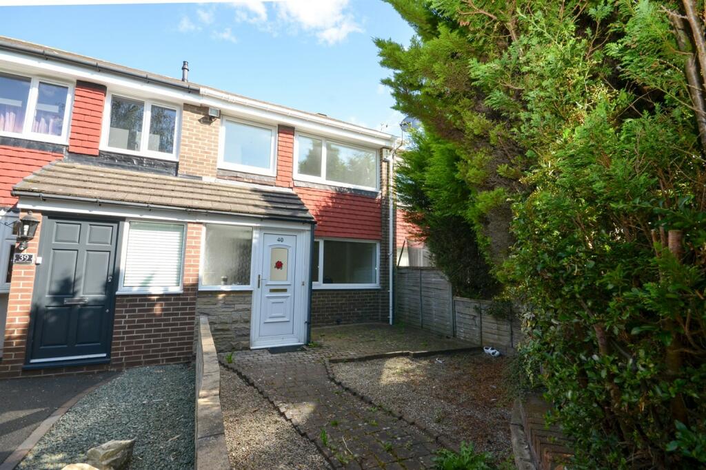 3 bedroom terraced house for sale in Brookland Drive, Killingworth, NE12