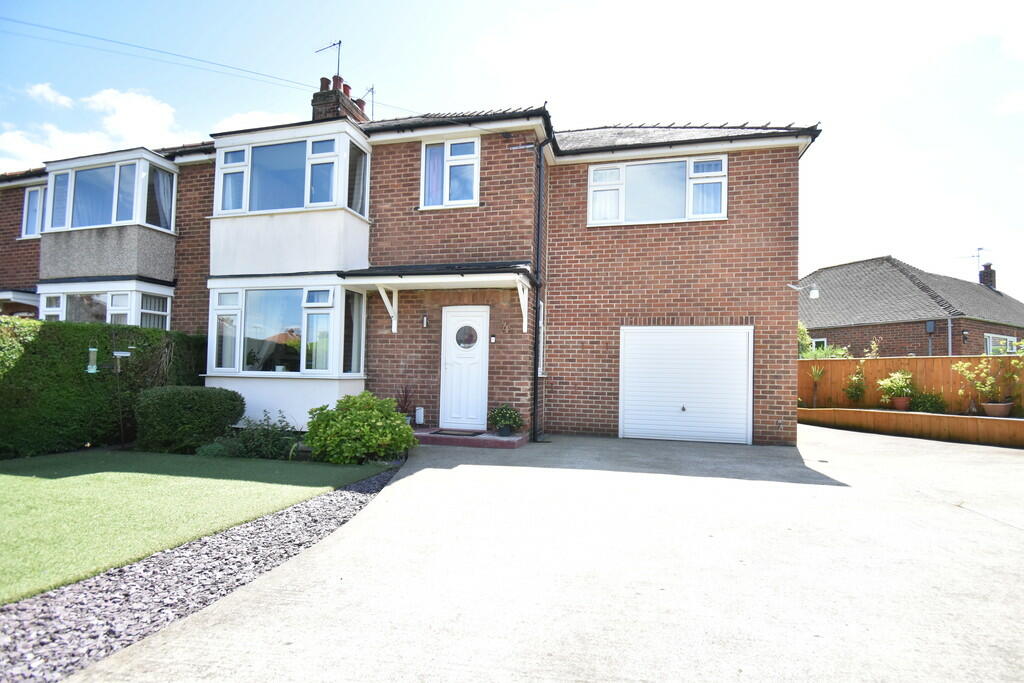 4 bedroom semidetached house for sale in Millfield Avenue