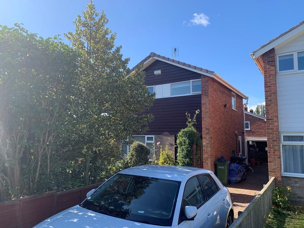 3 bedroom detached house for sale in Northallerton Road, Brompton