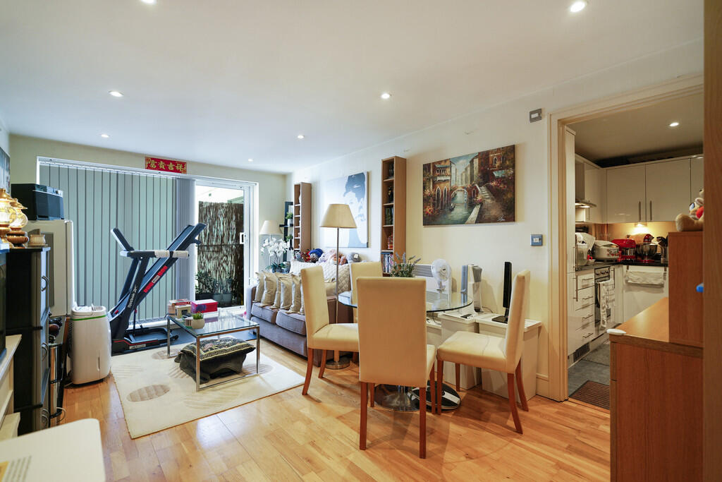 Main image of property: 193 - 197 Long Lane Bermondsey London SE1 4PD 