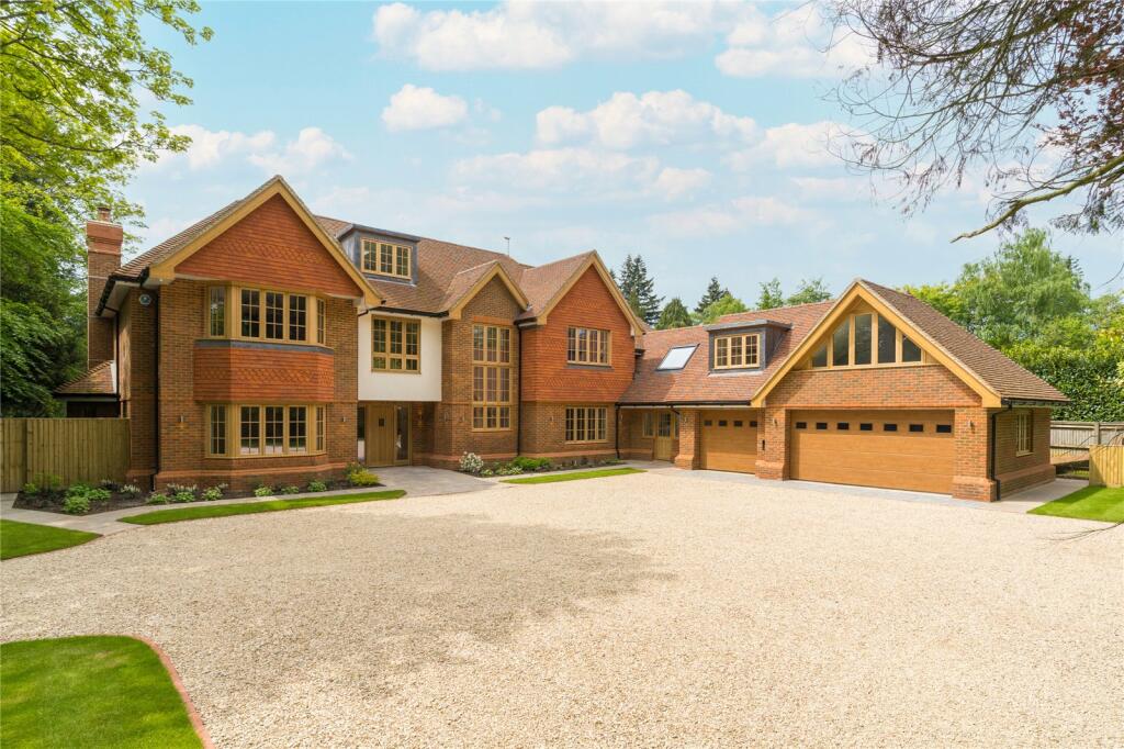 6 bedroom detached house for sale in Nightingales Lane, Chalfont