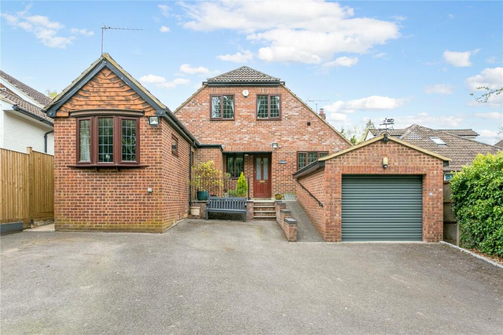 5 bedroom detached house for sale in Fagnall Lane, Winchmore Hill