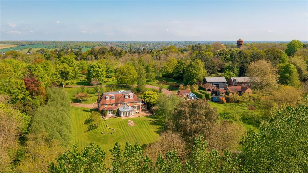 5 bedroom detached house for sale in Tower Road, Coleshill, Amersham