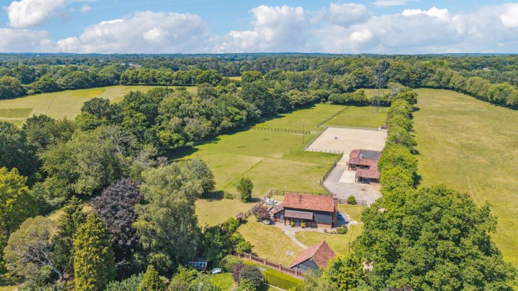 Main image of property: Heath End Road, Great Kingshill, High Wycombe, Buckinghamshire, HP15