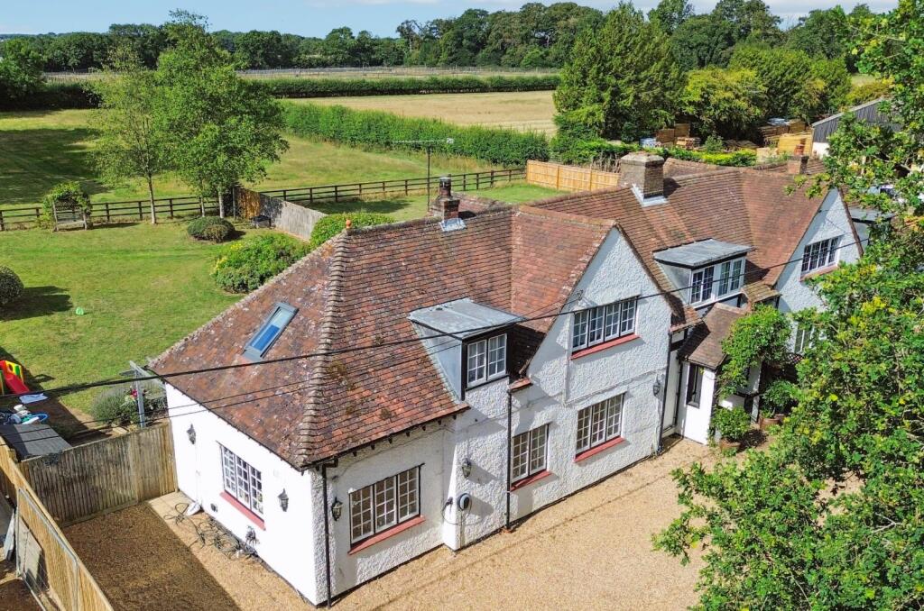 Main image of property: Hog Lane, Ashley Green, Chesham, Buckinghamshire, HP5