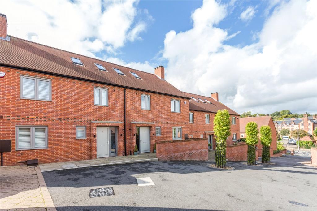 4 bedroom terraced house for sale in Diamond Court, Whielden Street