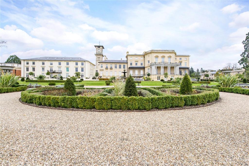 3 bedroom duplex for sale in Bentley Priory, Mansion House Drive