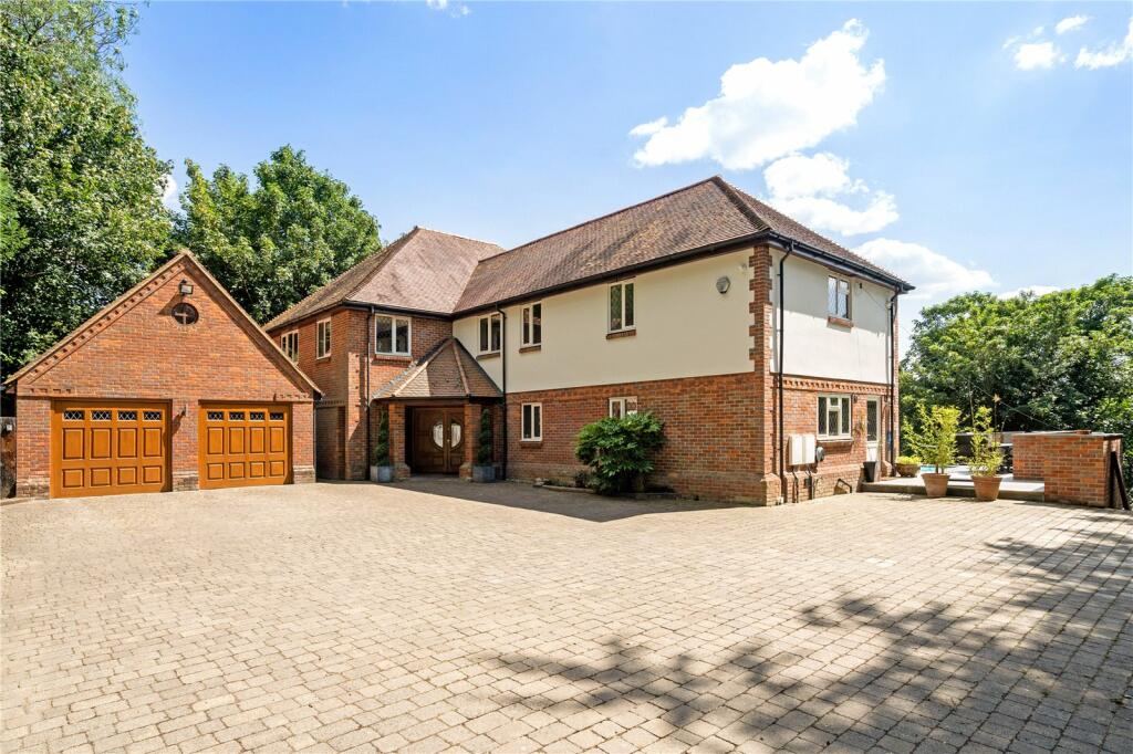 6 bedroom detached house for sale in Loudwater Lane, Loudwater