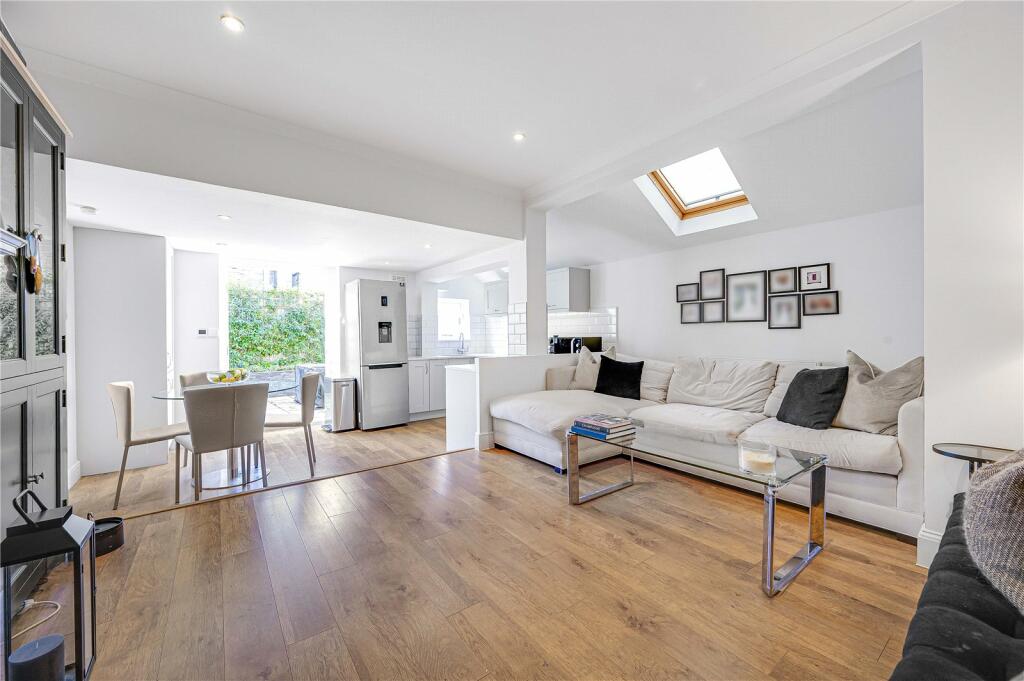 2 bedroom for sale in Edenvale Street, Fulham, London, SW6