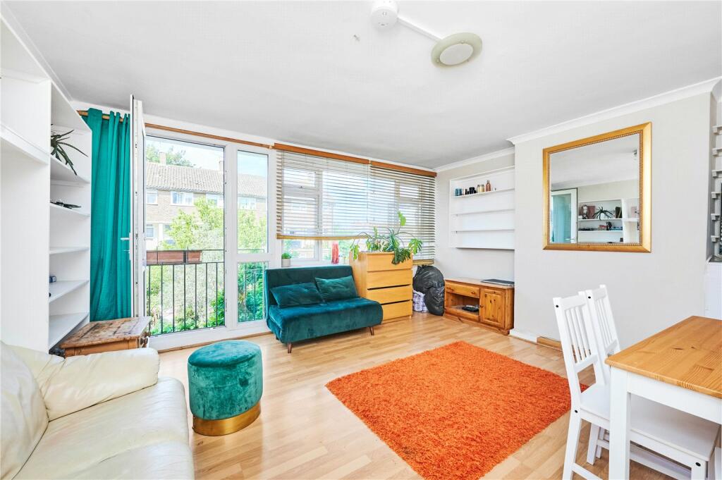 3 bedroom flat for rent in Aintree Street, Fulham, SW6