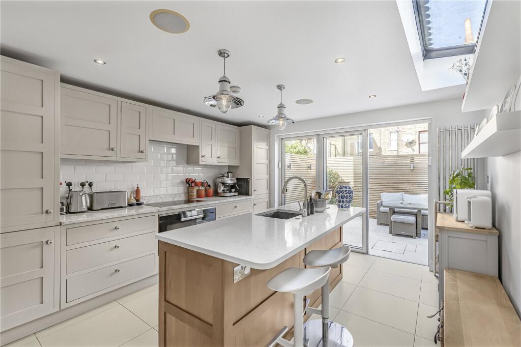Main image of property: Mendora Road, London, SW6