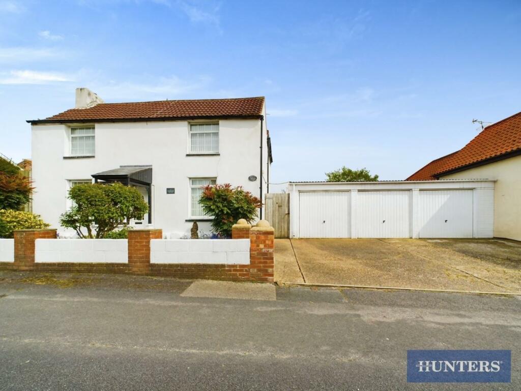 3 bedroom detached house for sale in St. Michaels Walk, Bempton