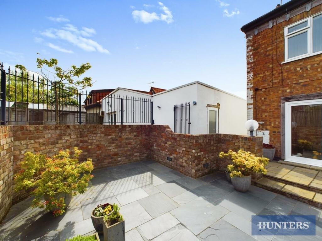 3 bedroom detached house for sale in St. Michaels Walk, Bempton