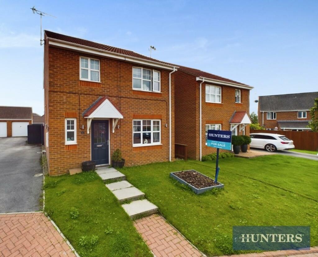 3 bedroom detached house for sale in Farndale Road, Bridlington, YO16