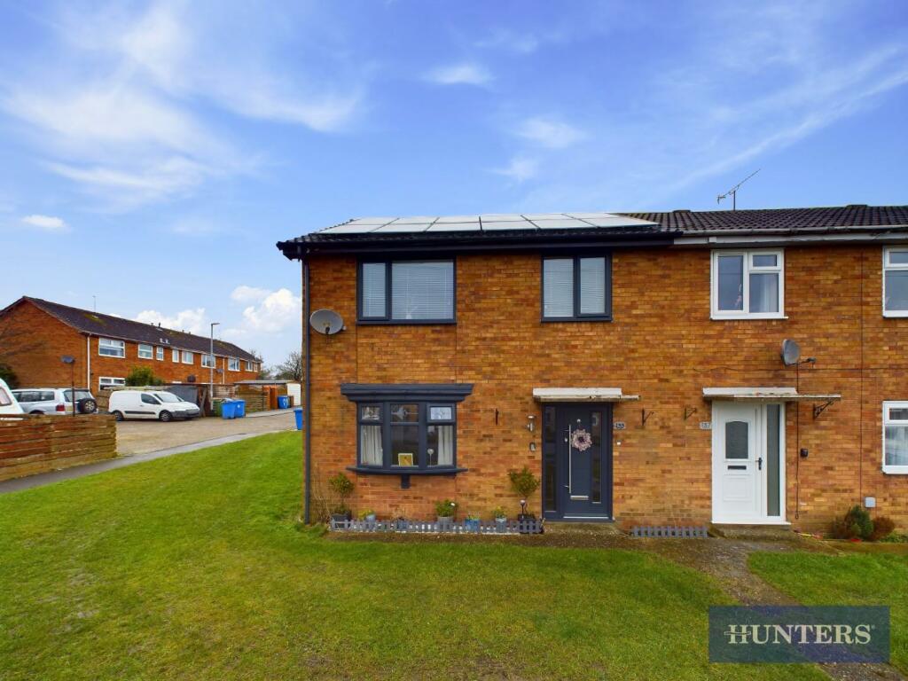 3 bedroom end of terrace house for sale in Burstall Hill, Bridlington, YO16