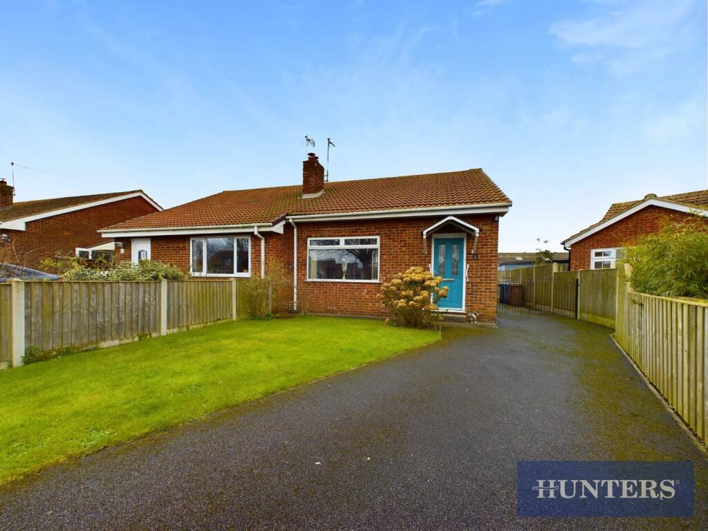 2 bedroom semidetached bungalow for sale in Bloomfield Way, Barmston