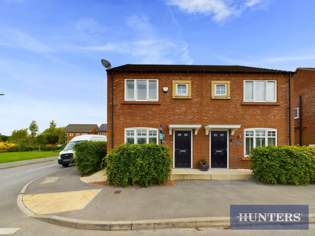 3 bedroom semidetached house for sale in Easton Road, Bridlington, YO16