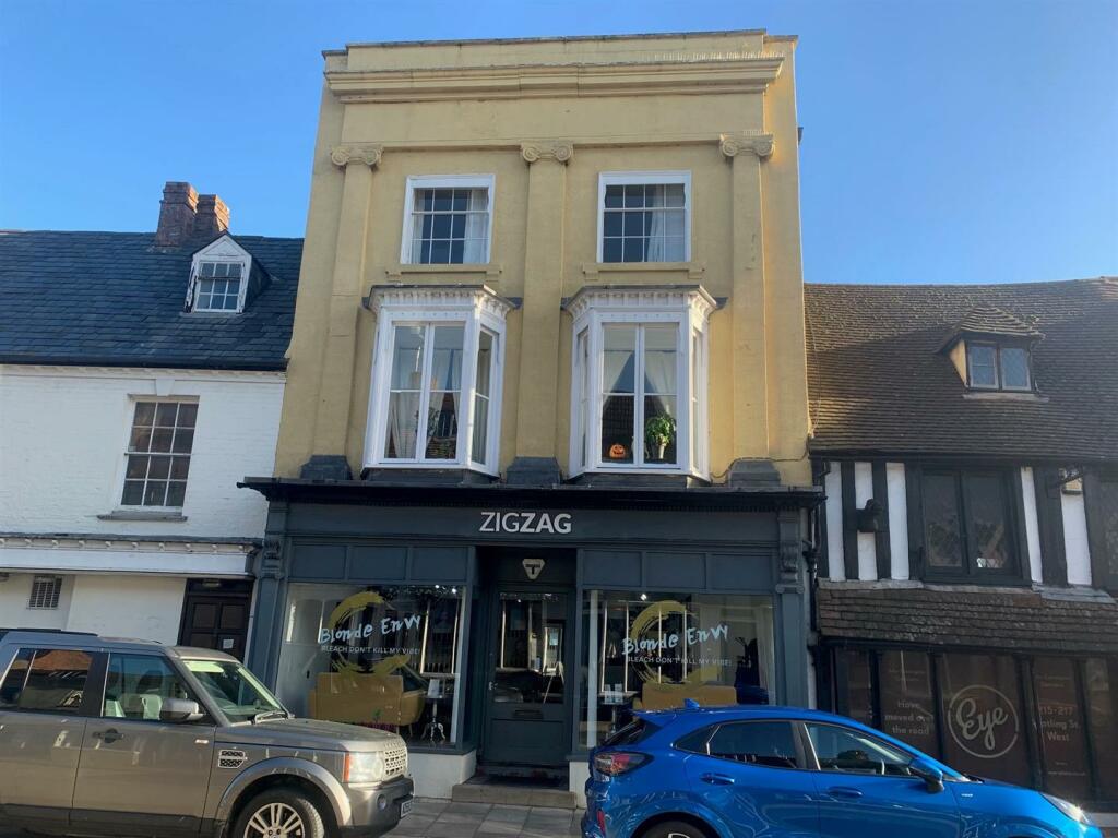 6 bedroom terraced house for sale in Watling Street East, Towcester, NN12