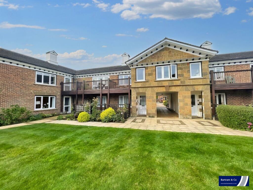 2 bedroom retirement property for sale in The Lindens, Malt House Court