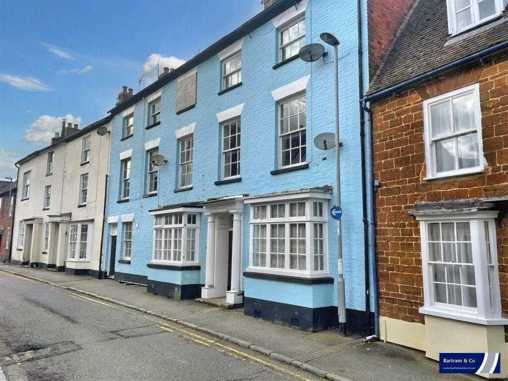 1 bedroom flat for sale in Park Street, Towcester, NN12