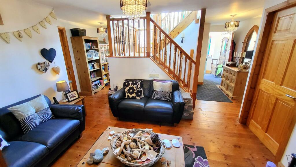 4 bedroom house for sale in Llanfair, LL46