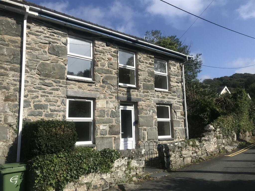 3 bedroom house for sale in Rock Terrace, Harlech, LL46