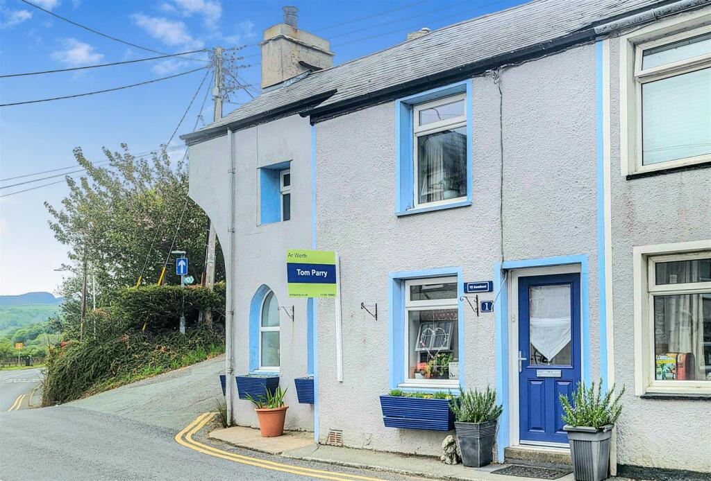 Main image of property: 1, High Street, Talsarnau