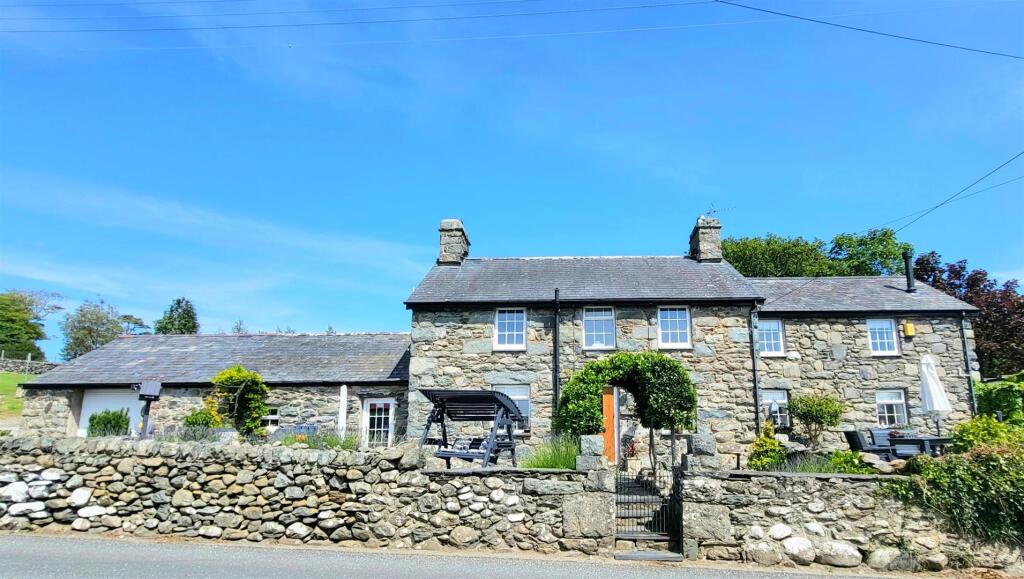 Main image of property: Tyn Y Coed, Dyffryn Ardudwy