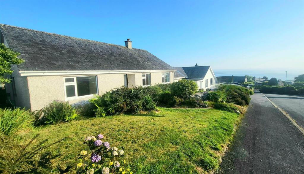 Main image of property: 9 Pant Yr Onnen, Llanfair
