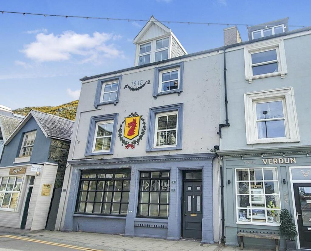 Main image of property: 1 Old Bank Buildings, Barmouth