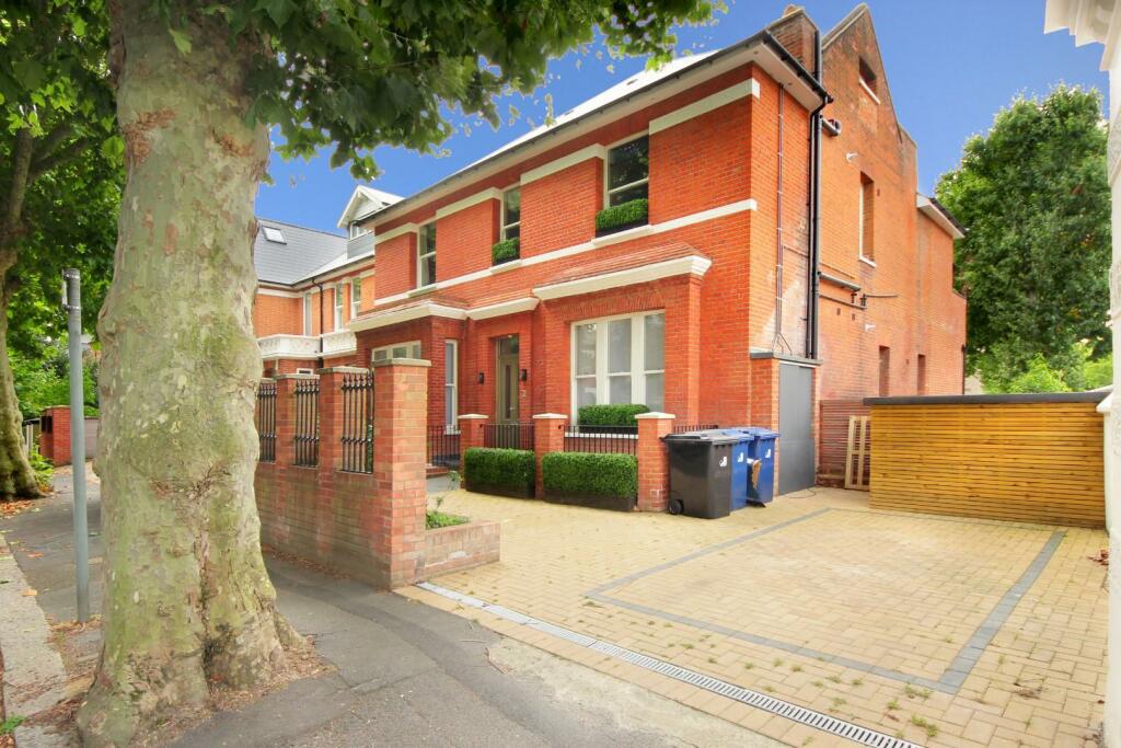 Main image of property: Heathfield Road, Acton