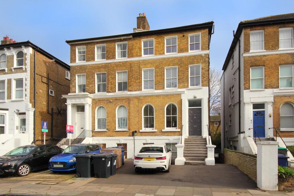 Main image of property: Ealing Broadway, W5