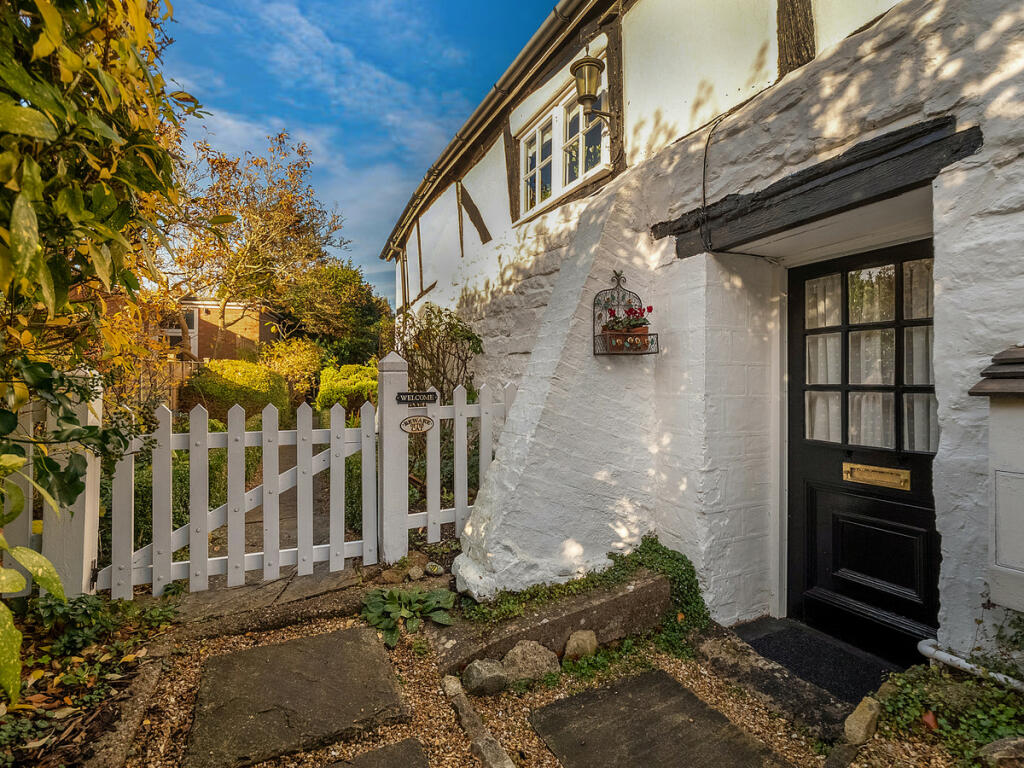 Additional property image - Warwick Road, Southam, Warwickshire CV47 0HN