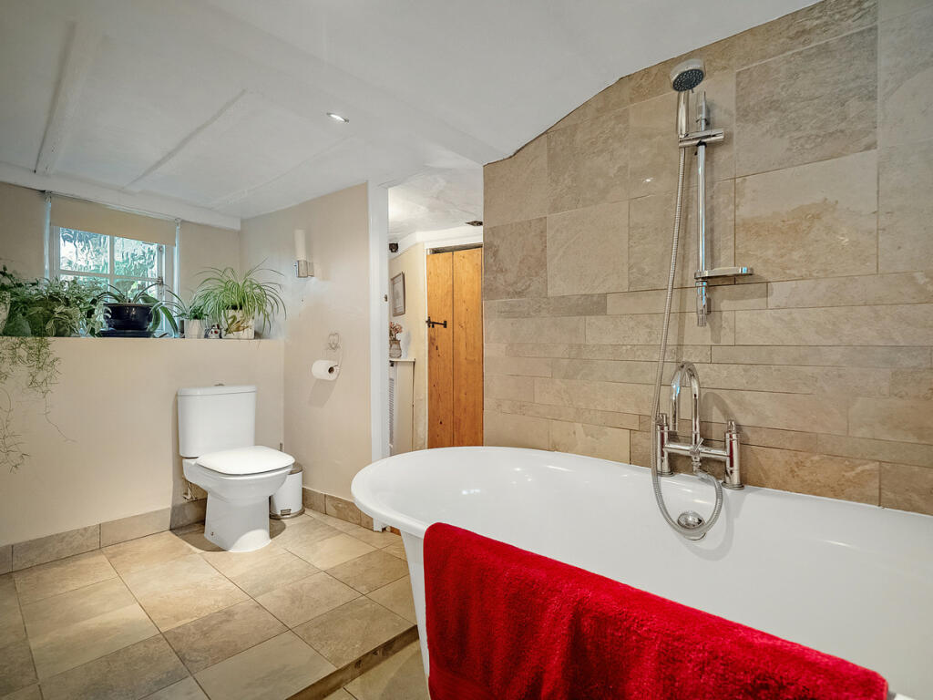 Additional property image - Warwick Road, Southam, Warwickshire CV47 0HN