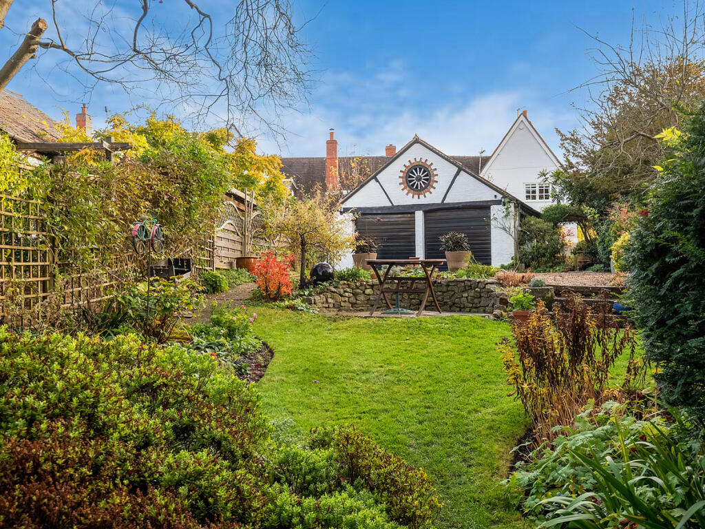 Additional property image - Warwick Road, Southam, Warwickshire CV47 0HN