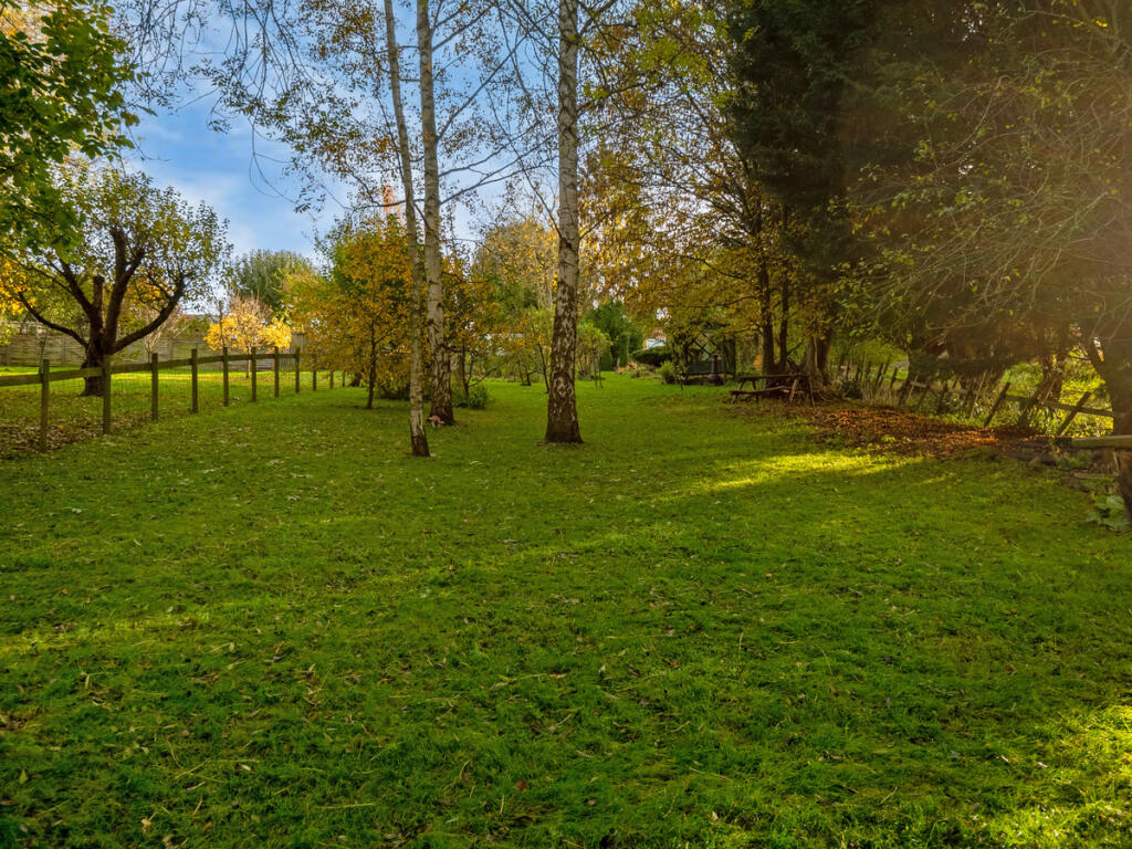 Additional property image - Warwick Road, Southam, Warwickshire CV47 0HN