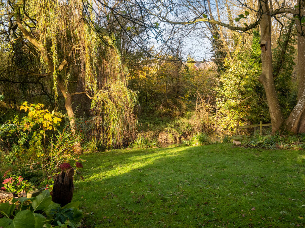 Additional property image - Warwick Road, Southam, Warwickshire CV47 0HN