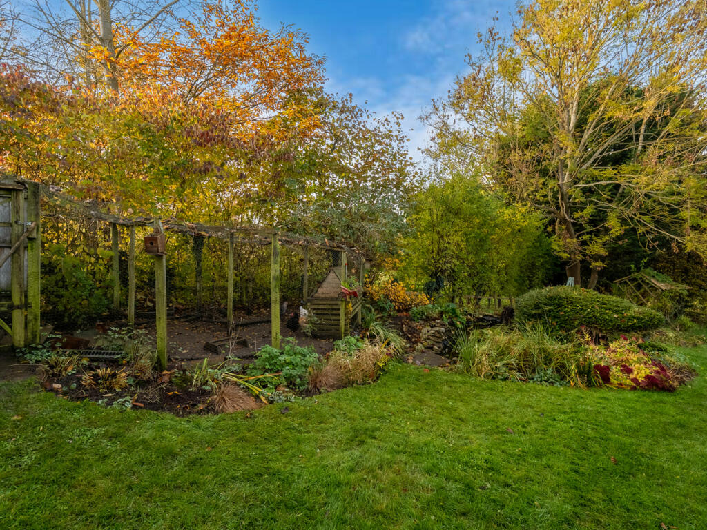 Additional property image - Warwick Road, Southam, Warwickshire CV47 0HN