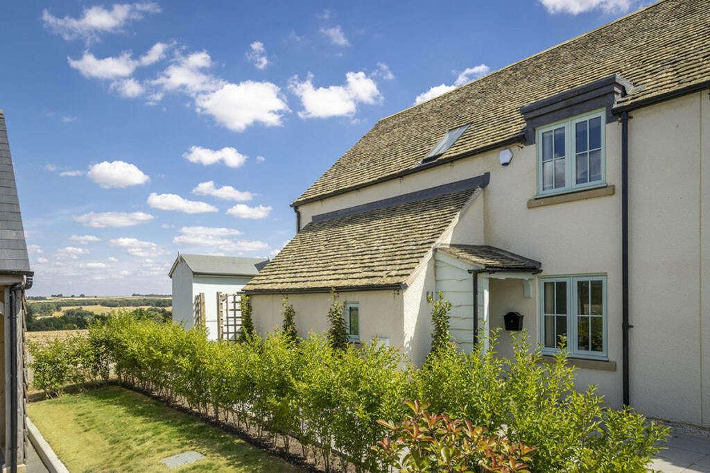 3 bedroom end of terrace house for sale in Windrush Heights Windrush