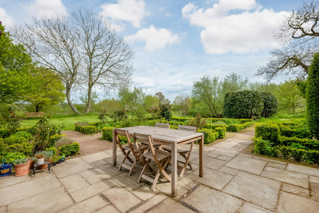 Additional property image - Fosse Way, Leamington Spa, Hunningham CV33 9EQ