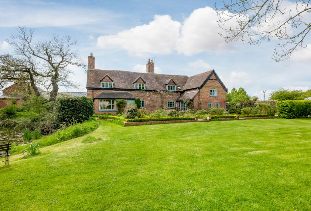 Additional property image - Fosse Way, Leamington Spa, Hunningham CV33 9EQ