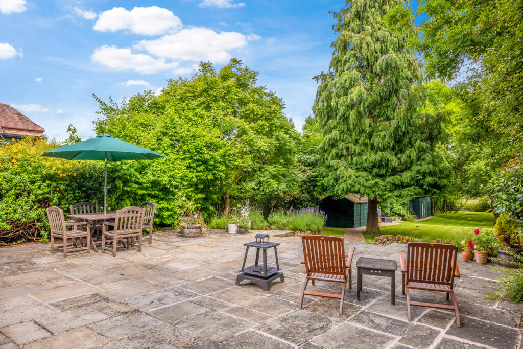 Additional property image - Napton On The Hill, Warwickshire, CV47 8NG