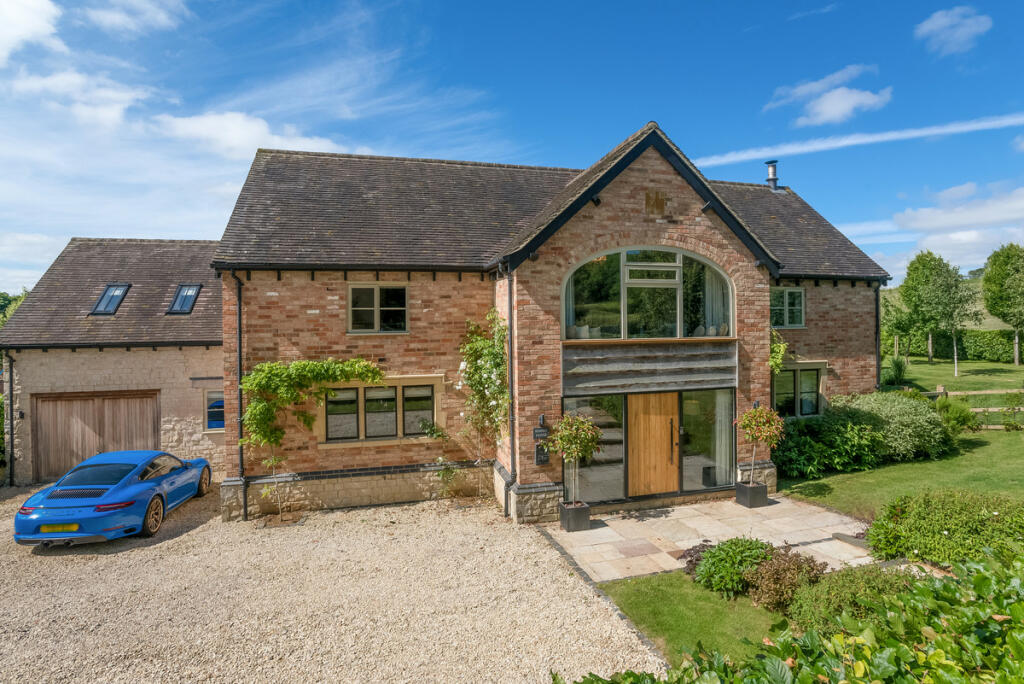 5 bedroom detached house for sale in Combrook, Warwickshire, CV35 9HW, CV35