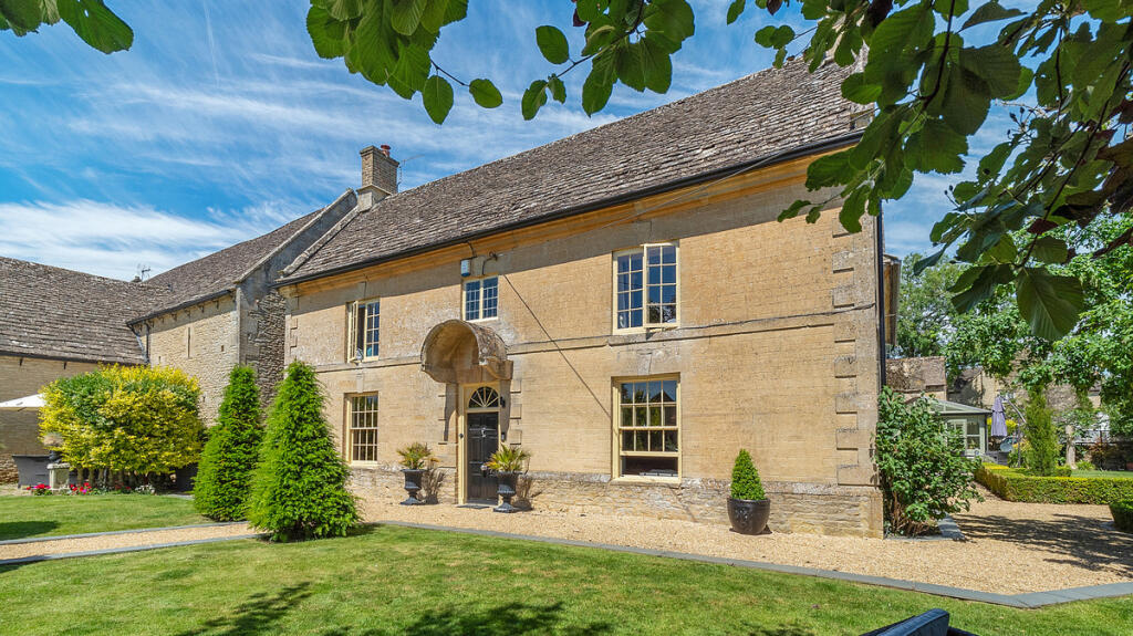 6 bedroom detached house for sale in Lower End Alvescot Bampton