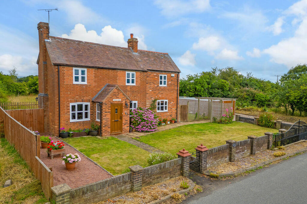 Main image of property: Hillend Road Twyning Tewkesbury, Gloucestershire, GL20 6DW