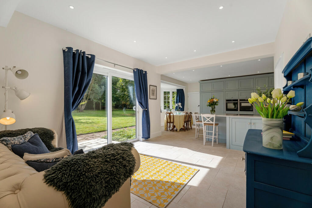 Additional property image - Southam Road, Leamington Spa, Radford Semele CV31 1TA