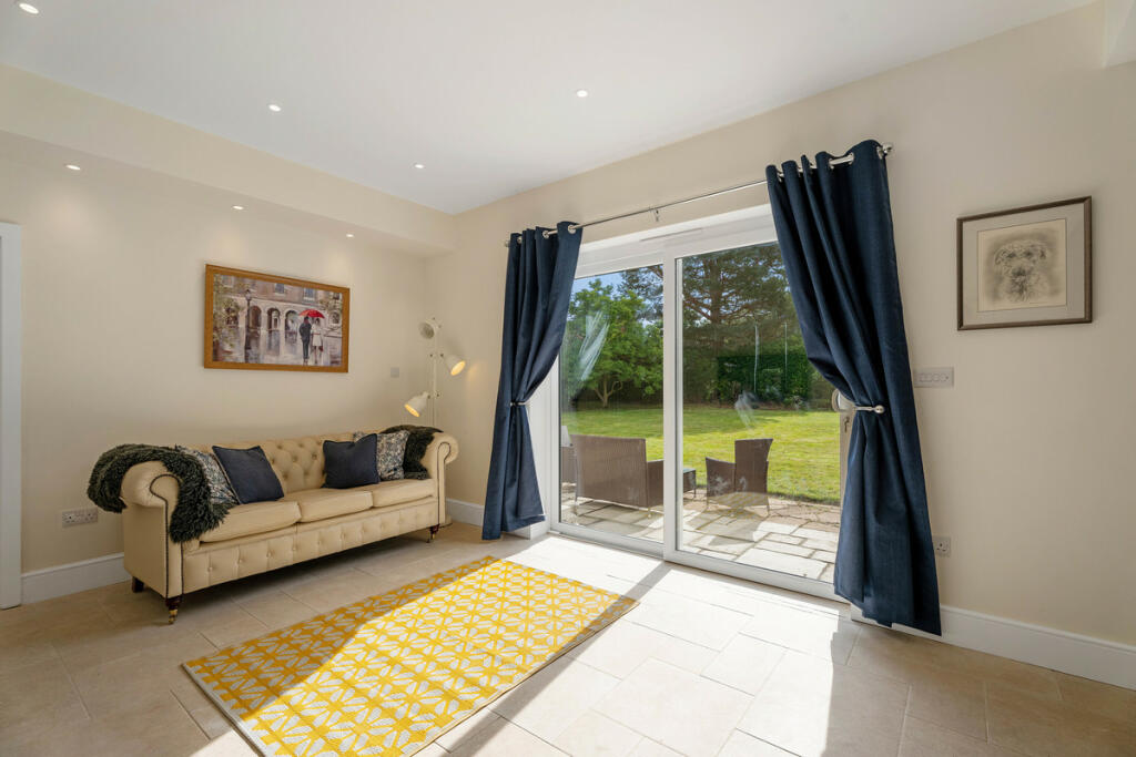 Additional property image - Southam Road, Leamington Spa, Radford Semele CV31 1TA