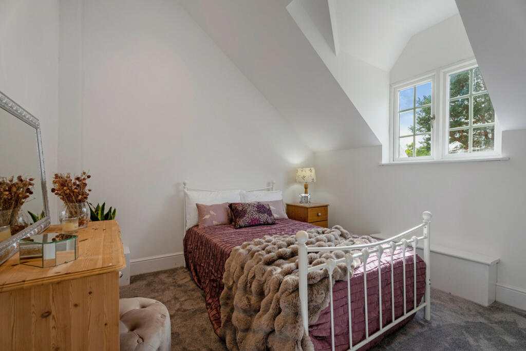 Additional property image - Southam Road, Leamington Spa, Radford Semele CV31 1TA